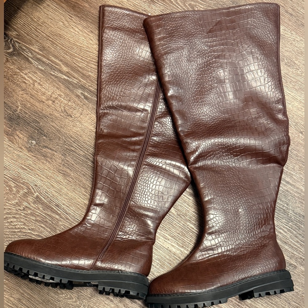 Crocodile Embossed Over The Knee Boot | size 9